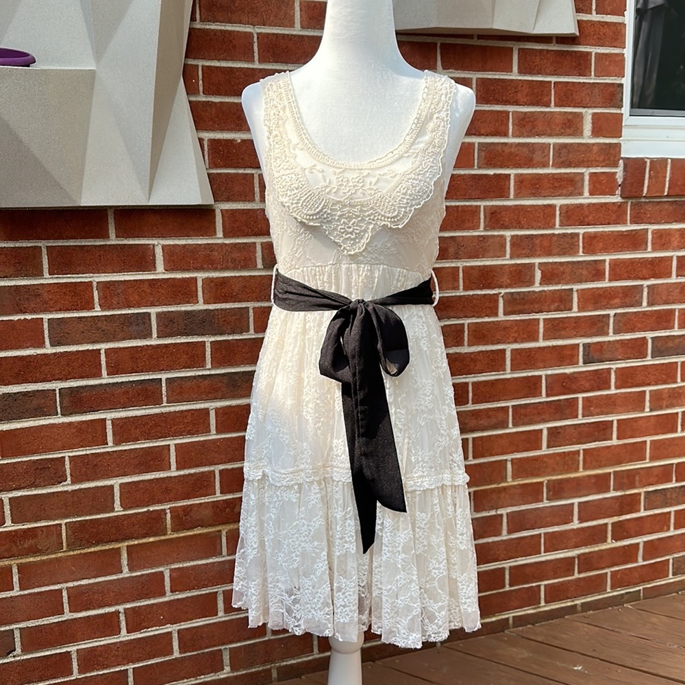 Monteau White Lace Dress Size S